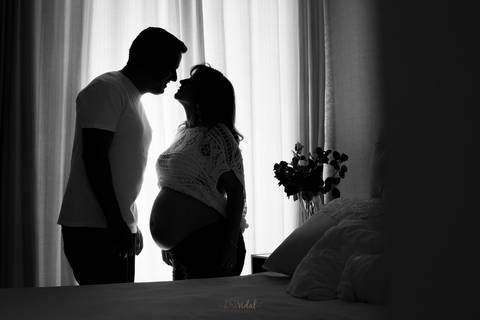 Registro em Preto e branco do ensaio de Gestante de Crislaine e Leandro pela fotografo Adriana Mesquita, Fotografia de Familia'