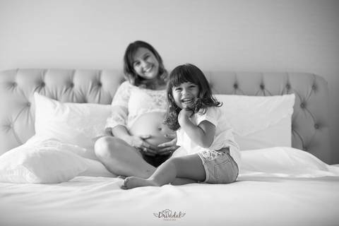 Registro em Preto e branco do ensaio de Gestante de Crislaine e Leandro pela fotografo Adriana Mesquita, Fotografia de Familia'