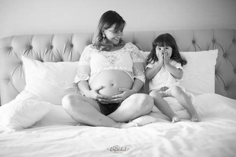 Registro em Preto e branco do ensaio de Gestante de Crislaine e Leandro pela fotografo Adriana Mesquita, Fotografia de Familia'