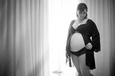 Registro em Preto e branco do ensaio de Gestante de Crislaine e Leandro pela fotografo Adriana Mesquita, Fotografia de Familia'