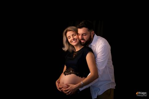 Ensaio de Gestante fundo preto, Adriana Mesquita'