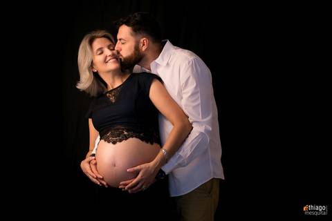 Ensaio de Gestante fundo preto, Adriana Mesquita'