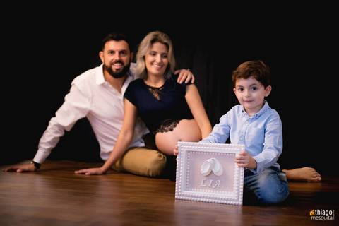 Ensaio de Gestante fundo preto, Adriana Mesquita'