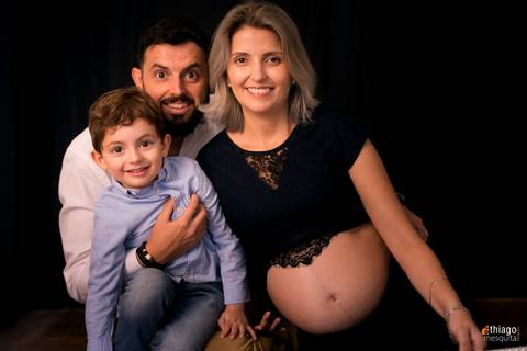 Ensaio de Gestante fundo preto, Adriana Mesquita'