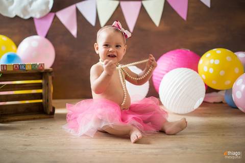 Ensaio Smash de Cake da pequena Isadora no estúdio, pela fotografa de Família Adriana Mesquita'