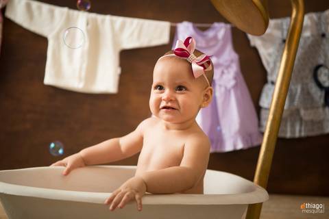 Ensaio Smash de Cake da pequena Isadora no estúdio, pela fotografa de Família Adriana Mesquita'