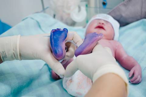 Nascimento do bebê na Maternidade - Hospital Salvalus '