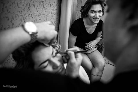 Irmã da noiva assiste o making of'