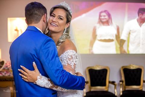 Pré-Wedding no telão do casamento'