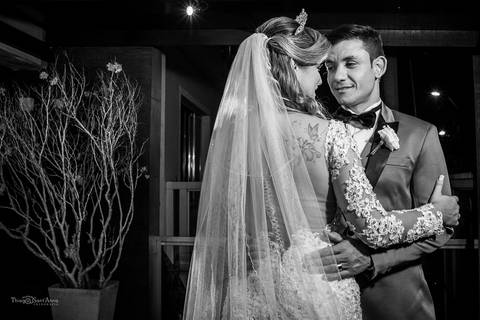 Fotografia dos noivos na Lescamar Festas'