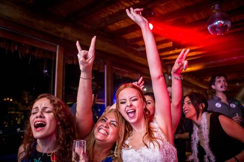 Banda de rock em casamento'