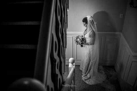 Noiva descendo a escada do Hotel'