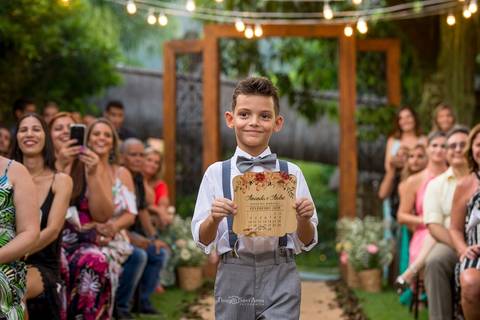 Filho da noiva entrando com as alianças. Fotógrafo de casamento no Rio de Janeiro por Thiago Sant' Anna Fotografia'