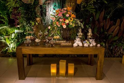 Mesa de doces de casamento na Vila Caniza. Fotógrafo de casamento no Rio de Janeiro por Thiago Sant' Anna Fotografia'