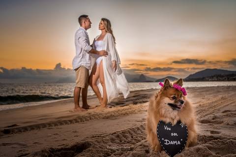 Ensaio pré casamento com cachorro em Camboinhas por Thiago Sant' Anna Fotografia'