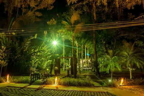 Decoração para cerimônia de casamento ao ar livre. Espaço Paradisus.'