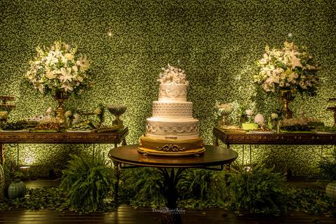 Mesa do Bolo no Espaço Paradisus'