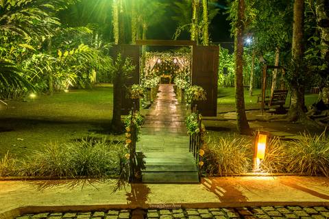 Decoração para cerimônia de casamento ao ar livre. Espaço Paradisus.'