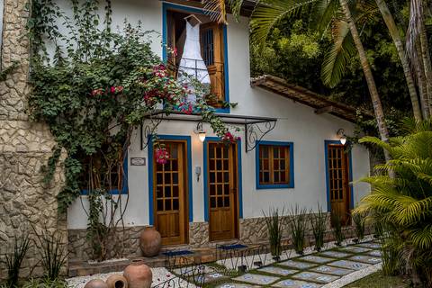 casa rústica vegetação vestido de noiva sacada'