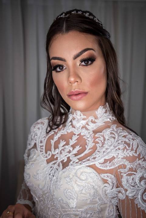 noiva penteado maquiagem vestido rendado'
