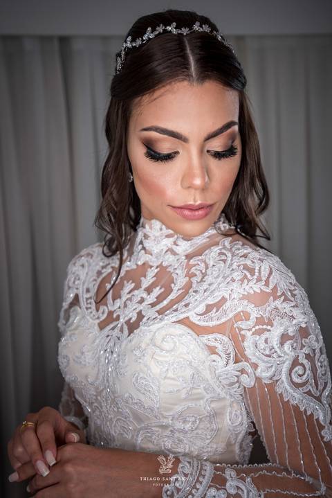 noiva penteado maquiagem vestido rendado'