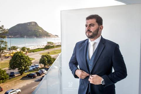 preparos do noivo casamento cerimônia paisagem praia'