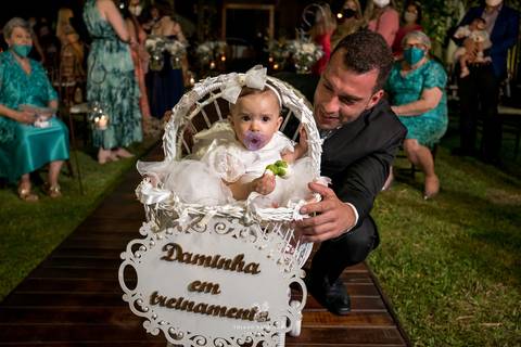 entrada dama de honra carrinho bebê placa 