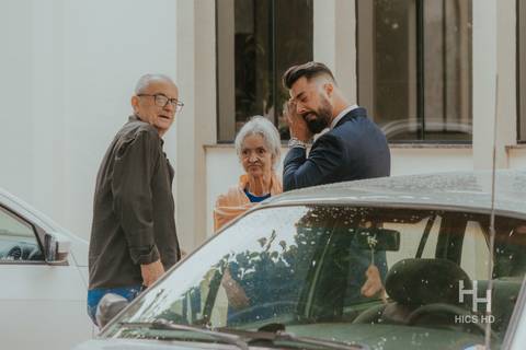 fotografia de casamento na igreja noivo se preparando para o casamento making of noivo casamento na igreja cobertura fotográfica de casamento casamento cristão fotografia de casamento em brasília foto making of fotógrafo de casamento brasília'