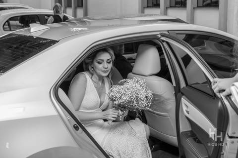 fotografia de casamento na igreja noiva entrando na igreja making of noiva casamento na igreja cobertura fotográfica de casamento casamento cristão fotografia de casamento em brasília foto noiva descendo do carro fotógrafo de casamento brasília'