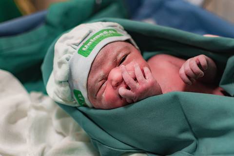 FOTO DO BEBÊ ASSIM QUE NASCEU'