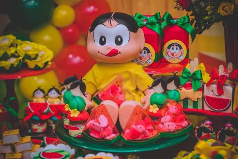 E a Magali também gostou de todas as delícias que encontrou por lá.'