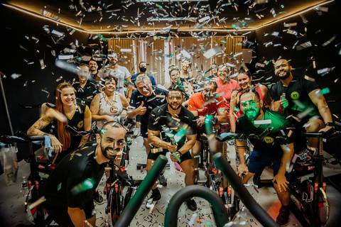 Cobertura fotográfica para todo tipo de evento profissional da sua empresa ou marca.
| Inauguração | Coquetel | Palestra | WorkShop | Troca de Coleção | Ação de Marca |
entre outros eventos corporativos.'