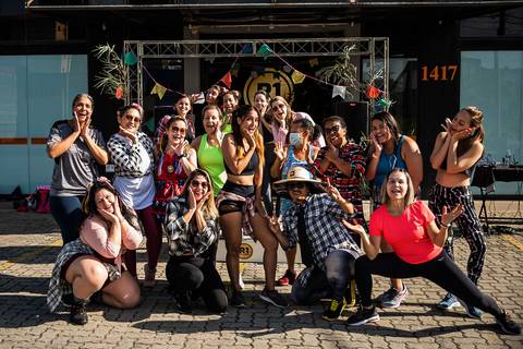 Cobertura fotográfica para todo tipo de evento profissional da sua empresa ou marca.
| Inauguração | Coquetel | Palestra | WorkShop | Troca de Coleção | Ação de Marca |
entre outros eventos corporativos.'