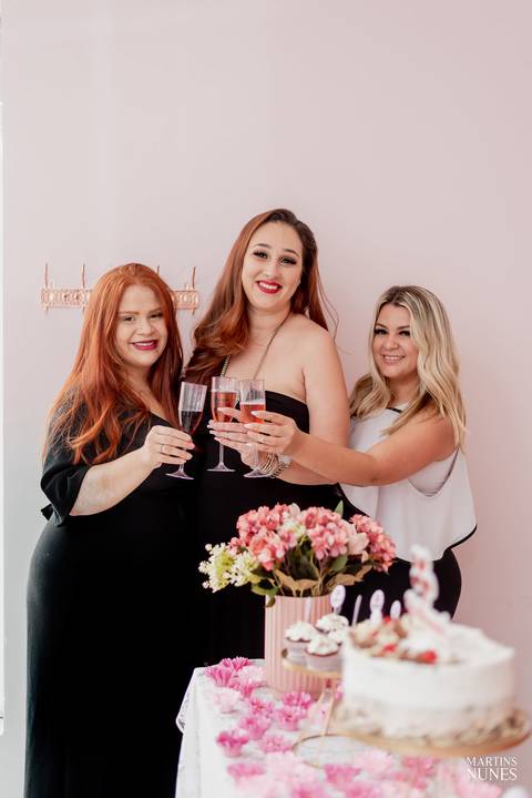 Cobertura fotográfica para todo tipo de evento profissional da sua empresa ou marca.
| Inauguração | Coquetel | Palestra | WorkShop | Troca de Coleção | Ação de Marca |
entre outros eventos corporativos.'