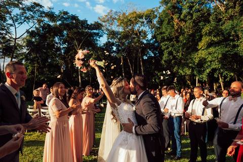Fotógrafo de casamento em Blumenau, vídeo de casamento em Blumenau, casamento associação prefeitura Blumenau, evento associação prefeitura Blumenau, foto e vídeo casamento, foto casamento, espaço casamento ao ar livre em Blumenau, casamento ao ar livre em'