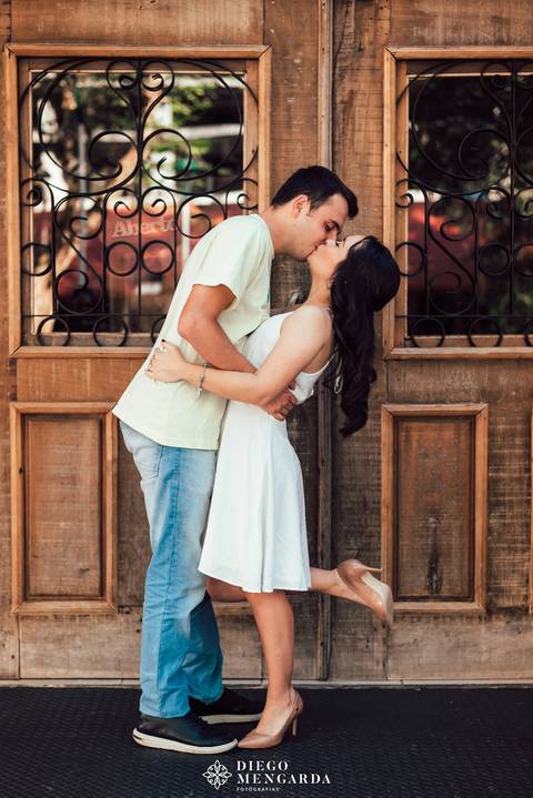 thapyoka Blumenau, pré wedding Blumenau, ensaio fotográfico Blumenau, fotografo casamento Blumenau, book em Blumenau, ensaio casal Blumenau, pré wedding Oktoberfest, Blumenau, fotos Blumenau, local ensaio Blumenau.'