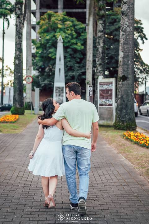 thapyoka Blumenau, pré wedding Blumenau, ensaio fotográfico Blumenau, fotografo casamento Blumenau, book em Blumenau, ensaio casal Blumenau, pré wedding Oktoberfest, Blumenau, fotos Blumenau, local ensaio Blumenau.'