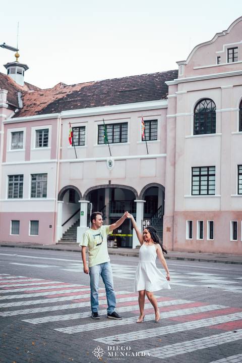 thapyoka Blumenau, pré wedding Blumenau, ensaio fotográfico Blumenau, fotografo casamento Blumenau, book em Blumenau, ensaio casal Blumenau, pré wedding Oktoberfest, Blumenau, fotos Blumenau, local ensaio Blumenau.'