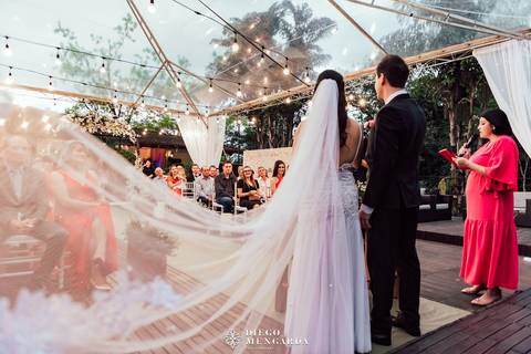 Fotógrafo de casamento em Timbó, Villa Gourmand timbo, casamento Villa Gourmand timbó, local casamento em Timbó, fotografo casamento vila gourmet timbó, video casamento timbó, foto casamento Timbó, véu noiva, véu voando noiva'