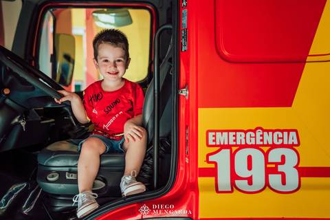 corpo de bombeiros Timbó, ensaio infantil de bombeiro, book infantil bombeiro, ensaio no bombeiro, fotos no corpo de bombeiros, criança de bombeiro, corpo de bombeiro de santa catarina, fotografo de criança timbó, ensaio infantil timbó'