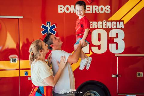 corpo de bombeiros Timbó, ensaio infantil de bombeiro, book infantil bombeiro, ensaio no bombeiro, fotos no corpo de bombeiros, criança de bombeiro, corpo de bombeiro de santa catarina, fotografo de criança timbó, ensaio infantil timbó'