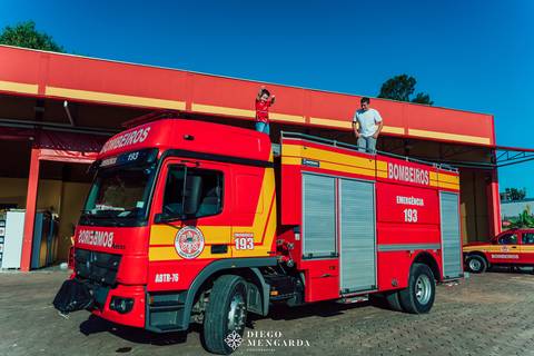 corpo de bombeiros Timbó, ensaio infantil de bombeiro, book infantil bombeiro, ensaio no bombeiro, fotos no corpo de bombeiros, criança de bombeiro, corpo de bombeiro de santa catarina, fotografo de criança timbó, ensaio infantil timbó'