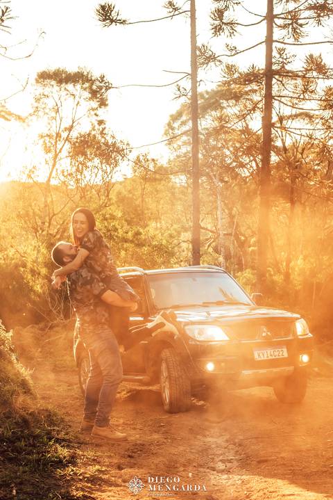 casamento em rio negrinho, rio negrinho, recanto cabana da mata, casamento rio negrinho, trilheiro, ensaio na lama, pré wedding com jeep, fotografo de trilheiro, pajero ou jeep ou trooler, pré wedding com caminhonete, ensaio no campo, fotografo sc'