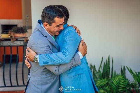 Fotógrafo de casamento em Bombinhas, video casamento Bombinhas, casa da praia bombinhas, casamento em bombinhas, casamento praia bombinhas, profissional casamento bombinhas, detalhes noivo, terno noivo, retrato noivo, ternonoivo brooksfield'