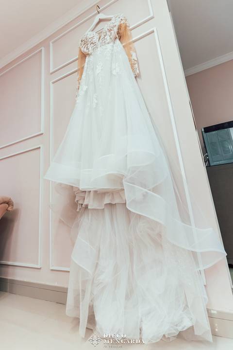 Fotógrafo de casamento em Bombinhas, video casamento Bombinhas, casa da praia bombinhas, casamento em bombinhas, casamento praia bombinhas, profissional casamento bombinhas, detalhes noiva, vestido noiva, Espaço Fernanda Martins,  vestido Cinderela Noiva'