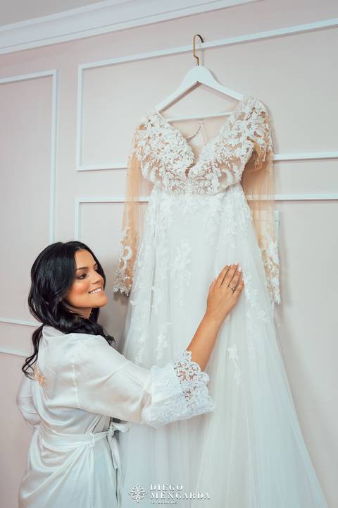 Fotógrafo de casamento em Bombinhas, video casamento Bombinhas, casa da praia bombinhas, casamento em bombinhas, casamento praia bombinhas, profissional casamento bombinhas, detalhes noiva, vestido noiva, Espaço Fernanda Martins,  vestido Cinderela Noiva'