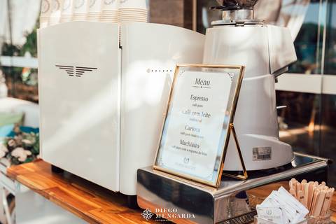 Fotógrafo de casamento em Bombinhas, video casamento Bombinhas, casa da praia bombinhas, casamento em bombinhas, casamento praia bombinhas, profissional casamento bombinhas, empresa café casamento bombinhas praia, flores do café,  café no casamento'