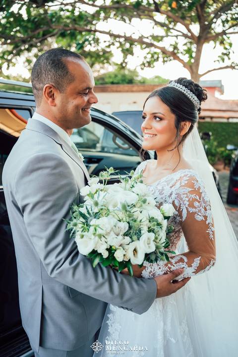 Fotógrafo de casamento em Bombinhas, video casamento Bombinhas, casa da praia bombinhas, casamento em bombinhas, casamento praia bombinhas, profissional casamento bombinhas, detalhes noiva, vestido noiva, Espaço Fernanda Martins,  vestido Cinderela Noiva'