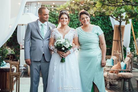 Fotógrafo de casamento em Bombinhas, video casamento Bombinhas, casa da praia bombinhas, casamento em bombinhas, casamento praia bombinhas, profissional casamento bombinhas, detalhes noiva, vestido noiva, Espaço Fernanda Martins,  vestido Cinderela Noiva'