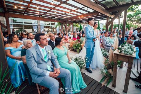 Fotógrafo de casamento em Bombinhas, video casamento Bombinhas, casa da praia bombinhas, casamento em bombinhas, casamento praia bombinhas, profissional casamento bombinhas, detalhes noiva, vestido noiva, Espaço Fernanda Martins,  vestido Cinderela Noiva'